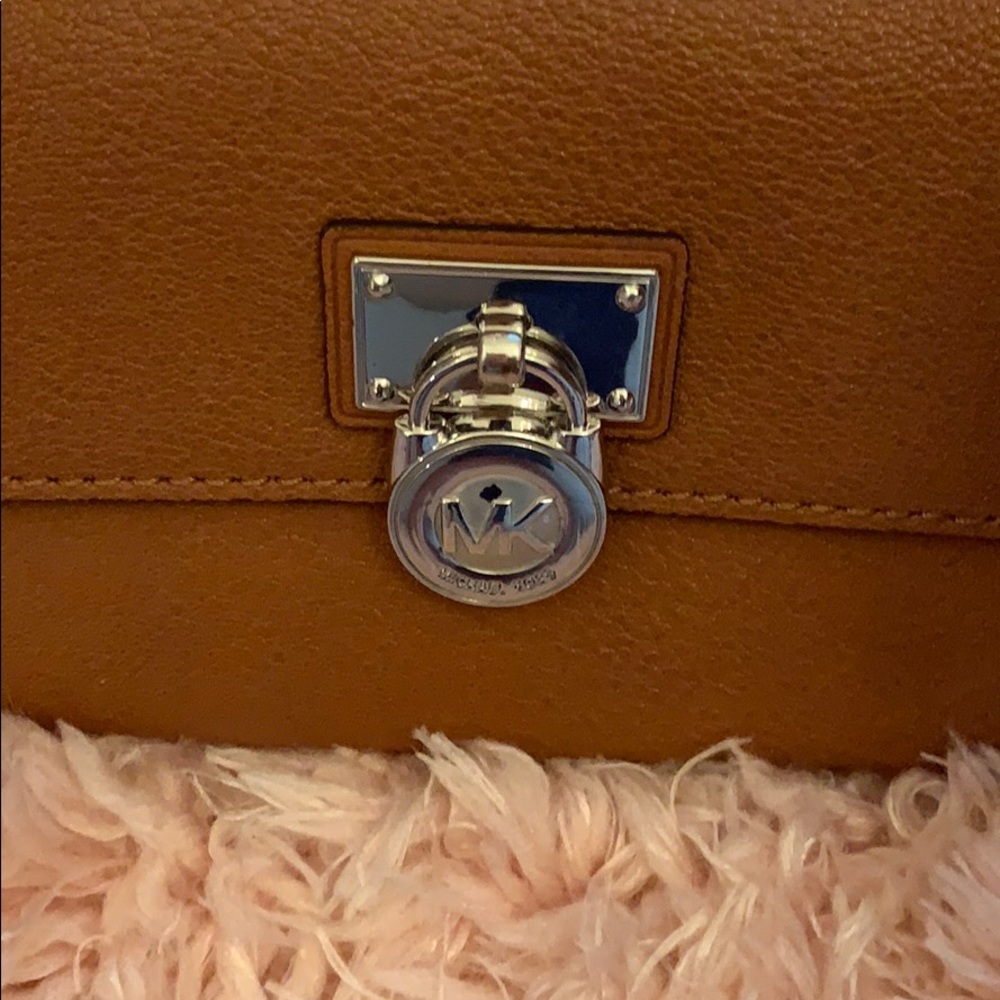 Michael Kors Wallet NWOT - Picture 2 of 4